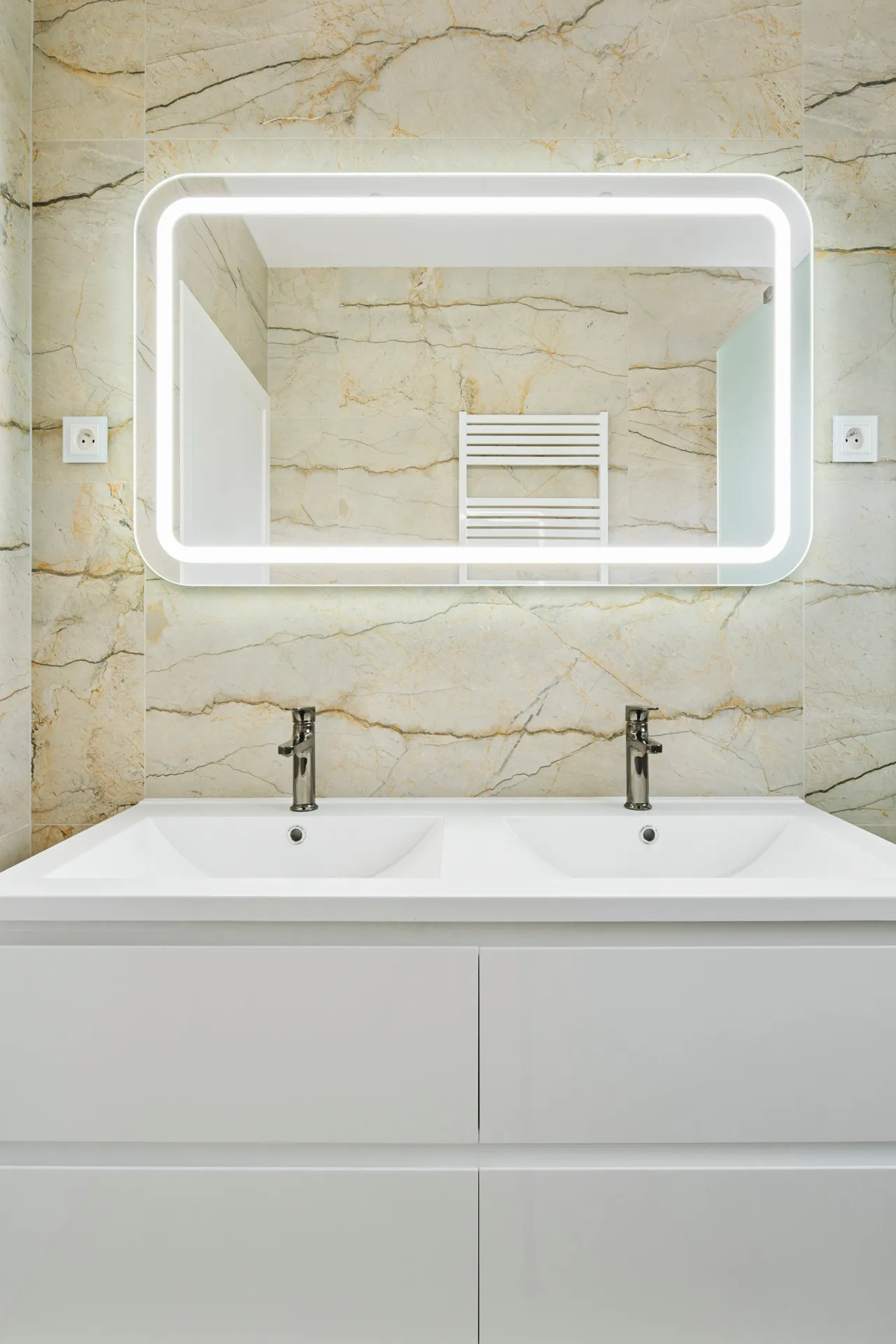 Oaza Davathors Houses, koupelna - umyvadlo