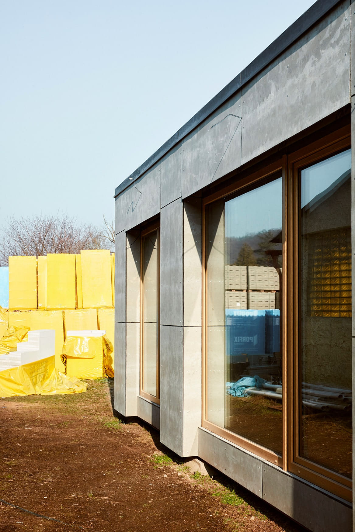 Modul Hideaway z přední strany, detail na okna