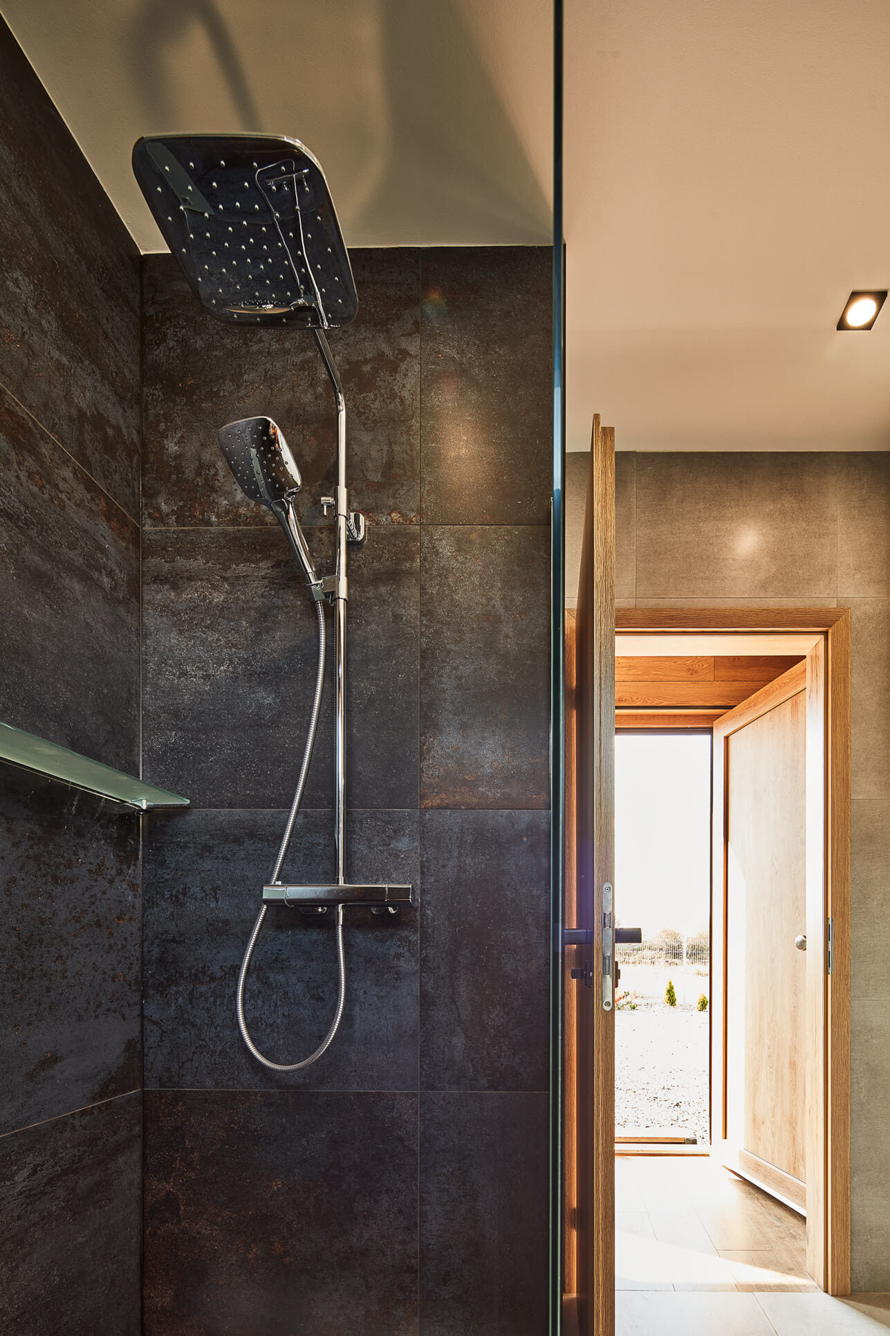 Modul hideaway 48m2 Břežany, koupelna sprchový kout.